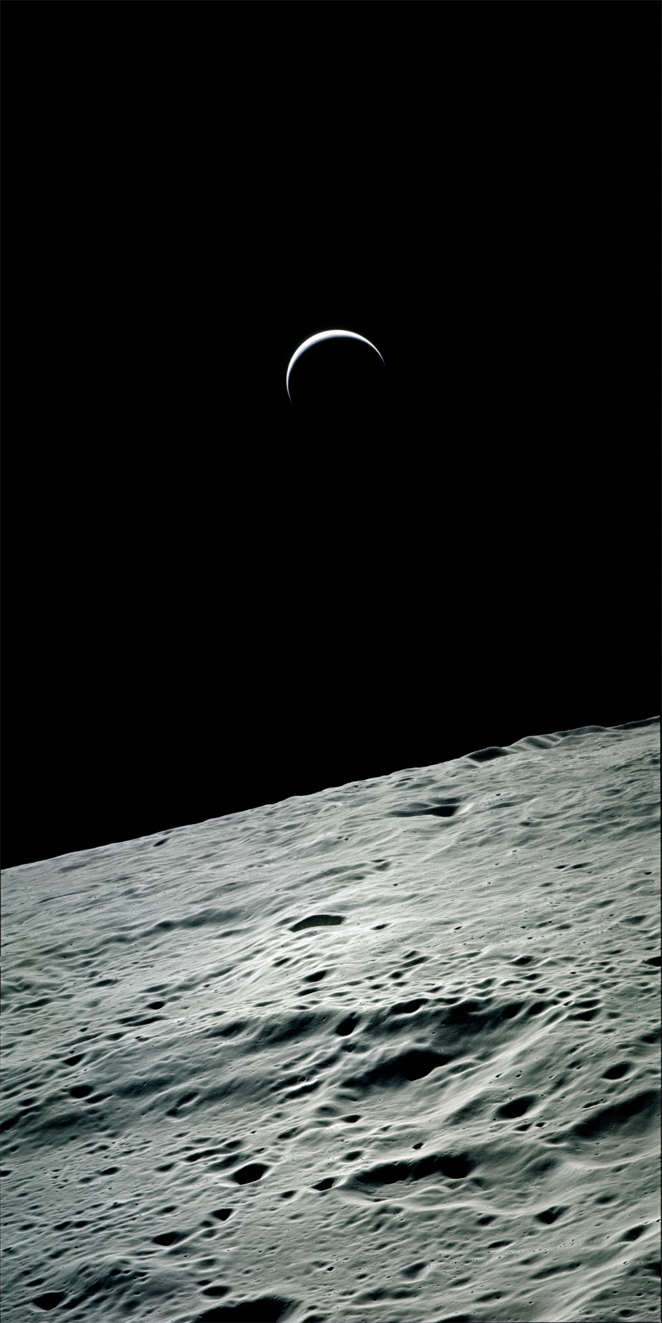 just&ndash;space: Apollo 15 Earthrise  js 