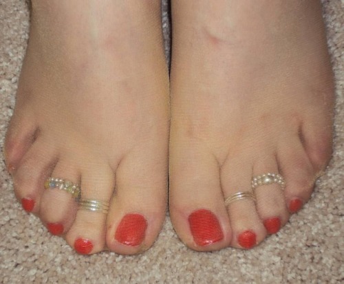 #footcloseup of my #beautifulfeet in #suntanpantyhose #sheerpantyhose #redpedicure #redtoenails #toe
