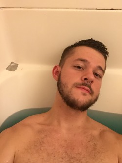 slime-puppy:  New apartment = new bathtub