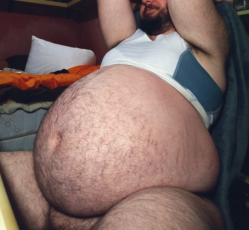 fatlazypanda:  Time for an update. I don’t *feel* bigger, I may have in fact lost some weight. But I