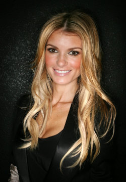 therandombeauty:  Marisa Miller