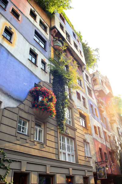 allthingseurope:
“ Hundertwasserhaus, Vienna (by Dragonovski)
”