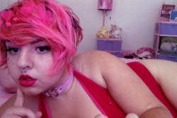 cupsandcrates:  elliebeanz:  sometimes ppl ask of me, hey what is it like to be a sexy pink genderless fat orb? to answer this hot button issue, its awesome and there are no cons whatsoever  What a babe. 