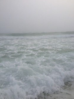 bricake:  A foggy day at the beach is one of the most beautiful things ever. 