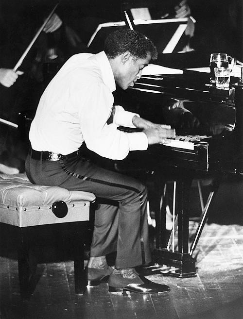 sammydavisjunior:  Sammy Davis Jr. onstage in Berlin, 1968 