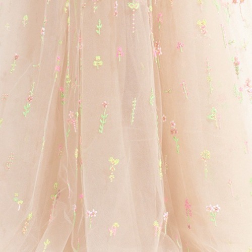 honeyfaun: Valentino + Flowers