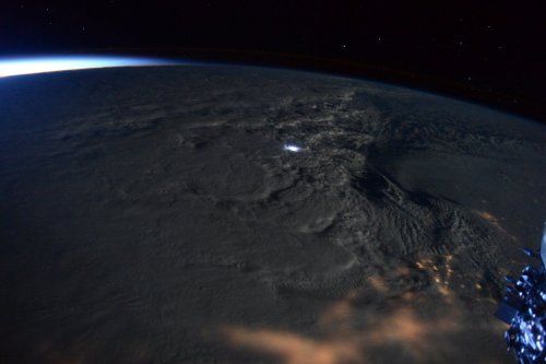 Thundersnow from aboveWhile flying over the massive weather system that pounded the U.S. East Coast 