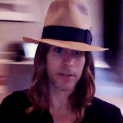 neverfindawaytohearmysoul:  We’re going round and round x_x 