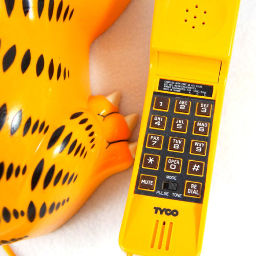 sasquartz:toywaving:Vintage Garfield Phone (x)