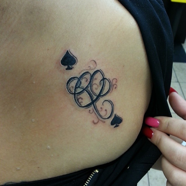 greg69sheryl:  The mark of the Queen of Spades. 
