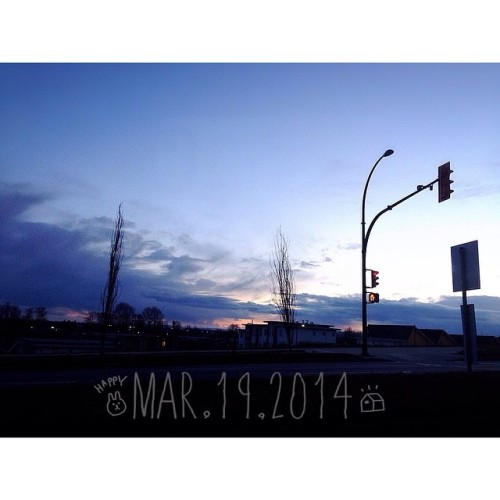 March 19 Sunset BEAUTIFUL ☺️ #夕焼け #きれい #青い空 #空 #そら #vancitysunset #vancity #sunset #bluesky #sky #s