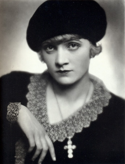 On this day in 1901, a screen legend was born&hellip;paying our respects to the exquisitely tale