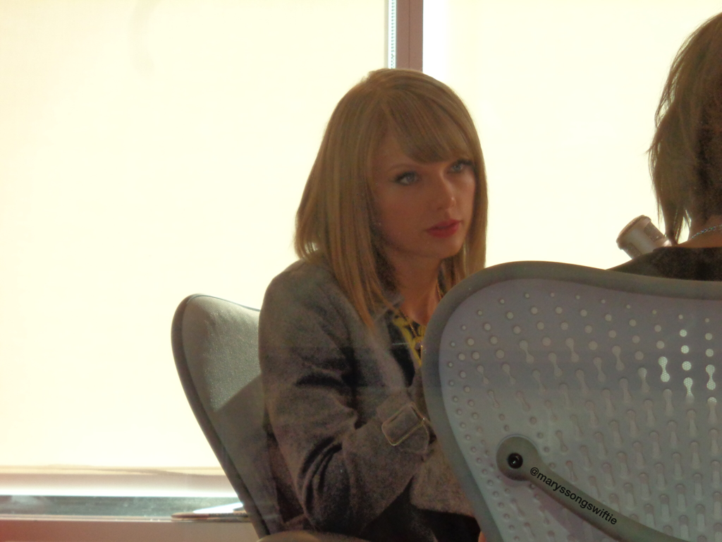 maryssongswiftie:  So, I was looking through pictures that my mom took of taylorswift