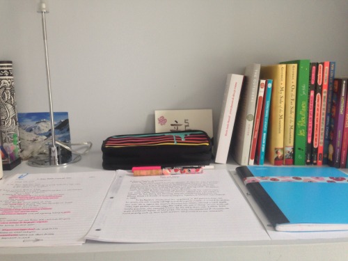 mango-studies:  3/9/16. My desk! (taken while studying for a global test)