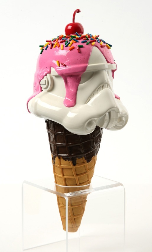 archiemcphee:  It’s almost May 4th, which is Star Wars Day (also Free Comic Book