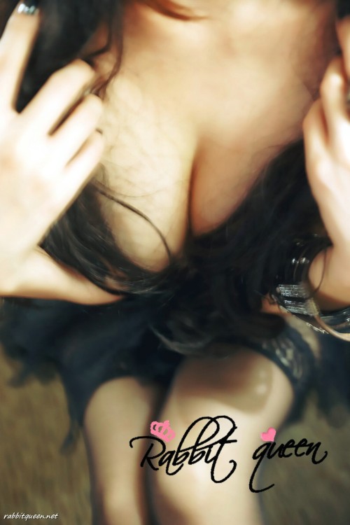 rabbitqueennude:  蕾丝兔宝宝 入夜蕾丝短纱裙诱惑 www.rabbitqueen.net
