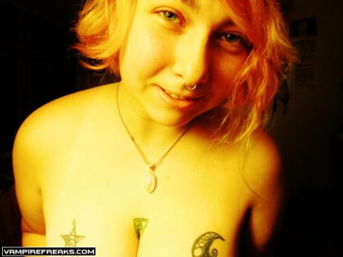 vampirefreaks.com/gallery/sayhellototherainbow