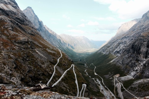 caelestiaal: Trollstigen von neelchen auf flickr please don’t delete the caption or alter credits, t