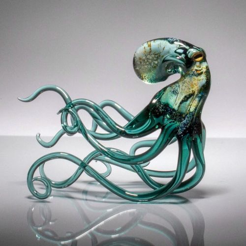 ronbeckdesigns:Art Glass - Motion by Bryan Randa. With tentacles undulating, this lifelike cephalopo