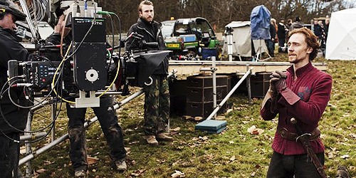 Porn hiddleston-daily:  On set of The Hollow Crown photos