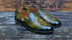 dandyshoecare:  Camo Loafers by Alexander Nurulaeff - Dandy Shoe Care The only one that makes the color camouflage completely by hand. Each pair of shoes is unique and unrepeatable. for more info  info@dandyshoecare.it   Pure awesomeness