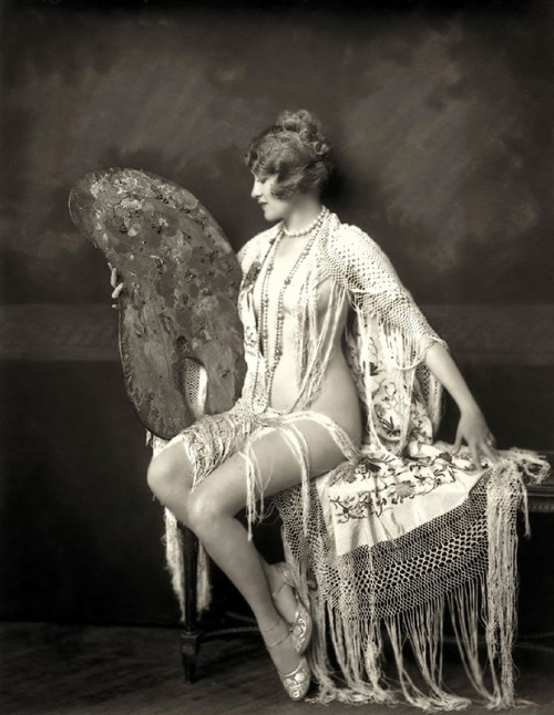 anotherstateofmind67: 1920s: Ziegfeld Follies Source:Via La Boite Verte