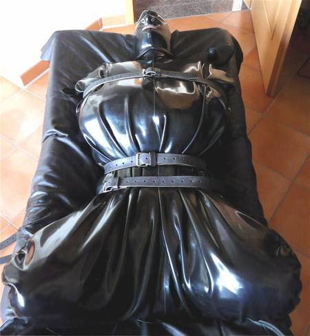 supersissyjulia:  Well sissy Julia, I wonder how you will feel after a few days in this? Lol