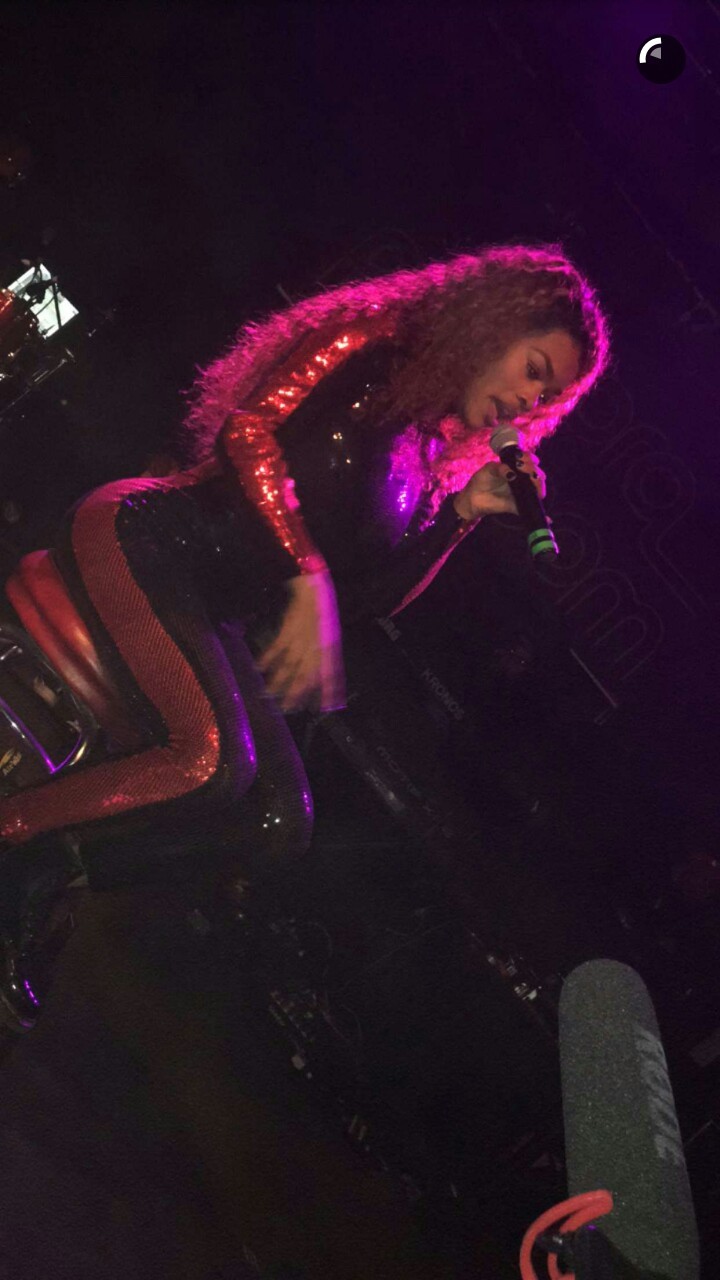 gottaloveteyana:  @TEYANATAYLOR tonight during her sold out show in Cleveland, Oh