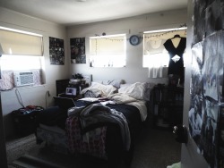 tauutouu:  Kinda enjoying how I rearranged my room last night.