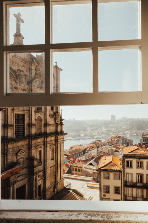 indomptable:Porto, Portugal by: Roya Ann Miller