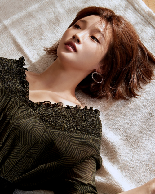 thequeensofbeauty: Park So-dam for Big Issue Korea (December 2016)