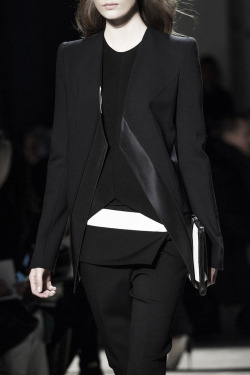 darkclothes:  skt4ng:  Narciso Rodriguez