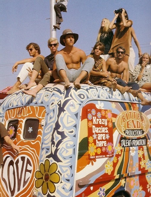 shatteredlanguage:  the-point-of-sanity: Woodstock, 1969  This entire photo set is