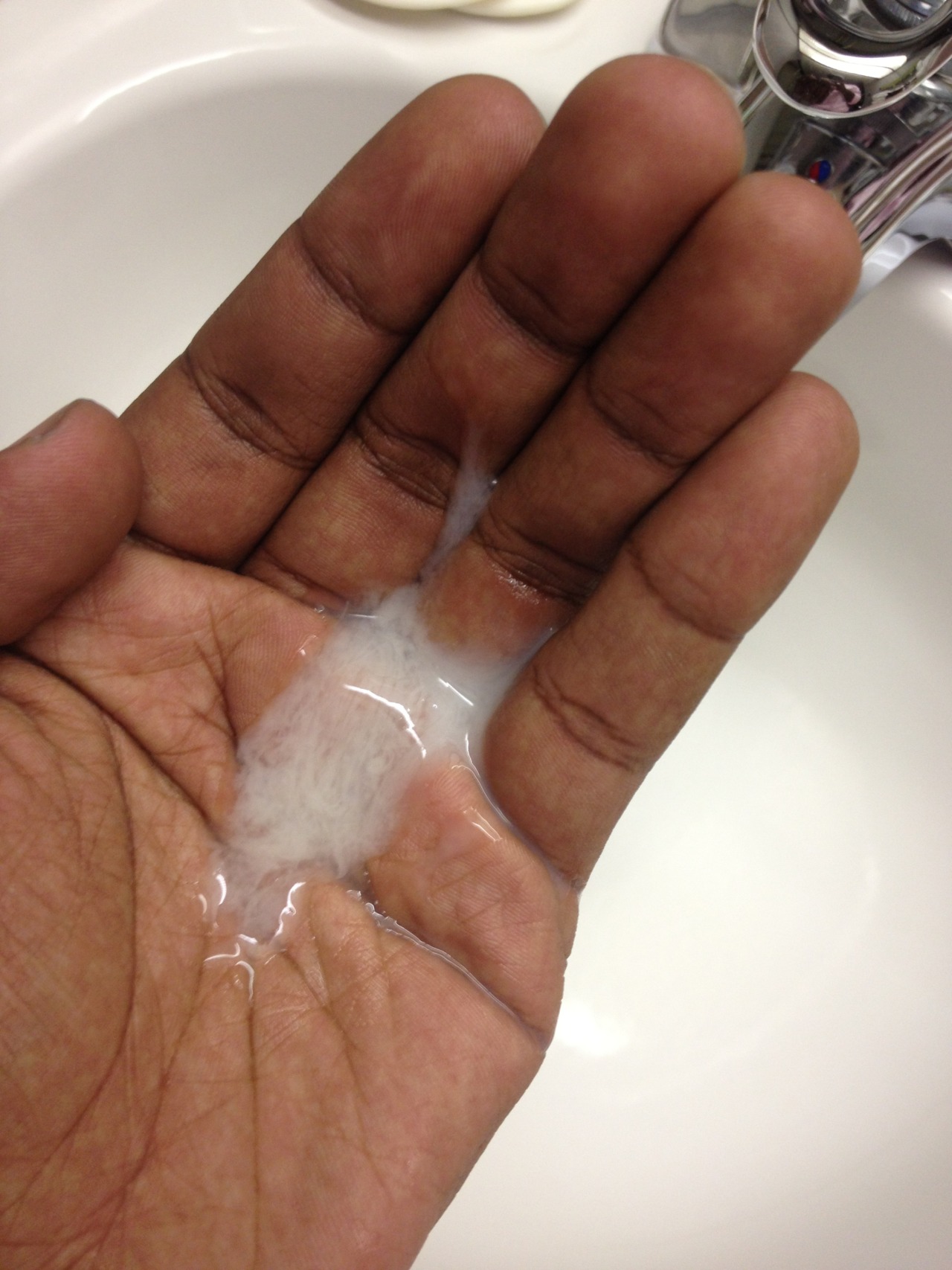 dachocolatefactory:  guyswithcellphones:  Carl a great friend of the blog decided