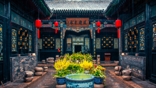 Traditional chinese architecture: 厅堂tingtang/院子yuanzi/天井tianjing. source:雪花建筑