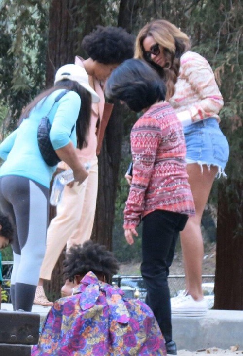 hellyeahbeyonce:  Family bonding at Griffith Park in LA on Saturday.