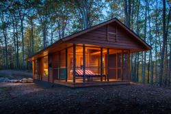 Grrrrrlbaby:  Sir-Dashing:  Who Else Would Gladly Live In This 400 Square Foot Cabin