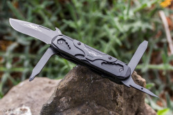 knifecenter:  Multitask with the new Emerson Multitasker 