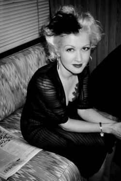 vintagesalt:  Cyndi Lauper, 1989