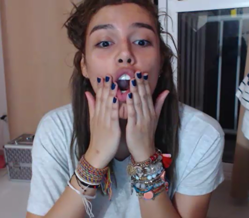 darkpotatoslayer:  Who. Is she. Shes so girl next door cute.