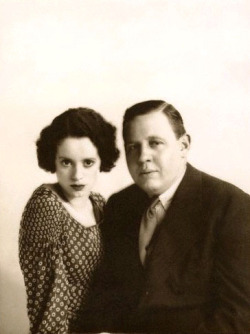 sweetheartsandcharacters:  Young marrieds Elsa Lanchester and Charles Laughton.