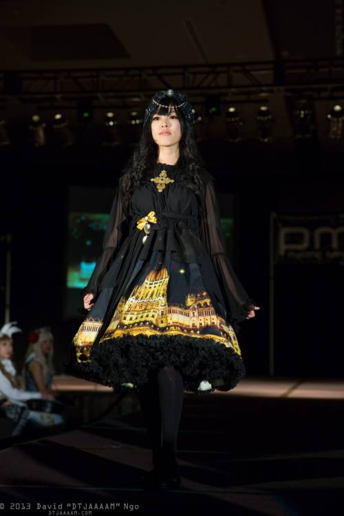 misscecilee: (-^▽^-) Some photos of me from the PMX’s 2013 Fashion Show!! I was modeling for the Sno