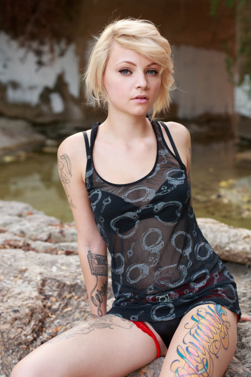 hotadultpics:  Kirbee Suicide - Water Lily: 54 images¡See and download FULL… -