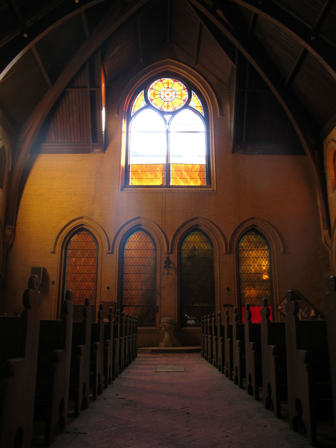 abandonedimages:  Soon-to-be-demolished church, West Philadelphia  (Source) 