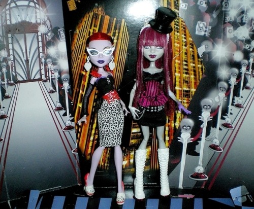 “Killer Style” Operetta Phantom (new hairstyle & accessories).“Create-a-Monste