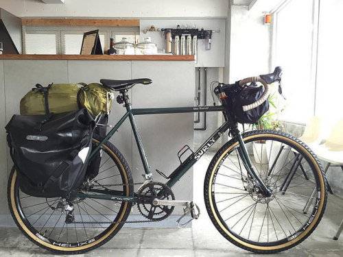 kinkicycle:  今日は夜からキャンプライドに出発！ 積まさりはこんな感じ、まだ荷物が積めそう(￣Д￣)ﾉ #surly #disctrucker #tourofhiroshima #旅屋 b