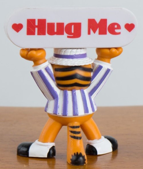 ebaygarf:Garfield The Cat Figurine Figure Kiss Me Hug Me