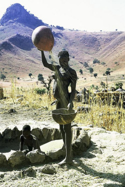 Cameroonian Kapsiki girls, by Georges Courreges.