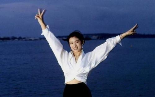 possessionbyandrzejzulawski: Gong Li1993 Cannes film festival