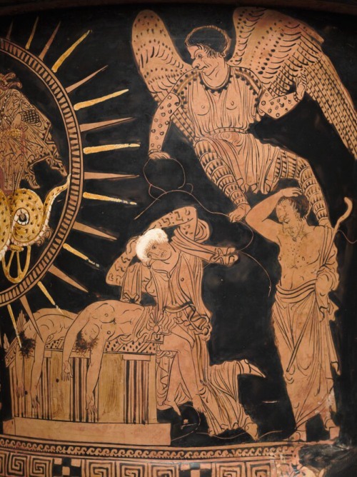 via-appia:Lucanian Calyx-Krater: Medea fleeing from Korinthos in a flying serpent-drawn chariot afte